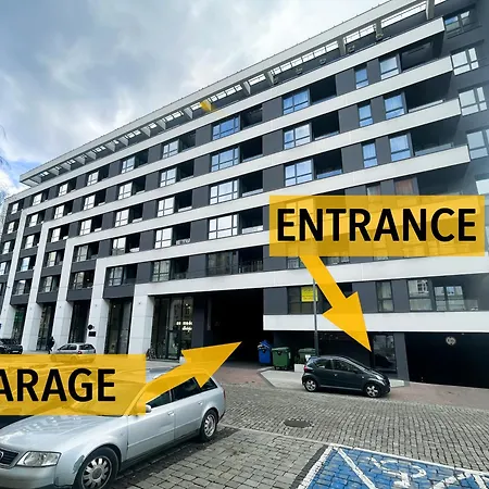 Apartment Urban Apartments - Opolska 10 No 90 - Rooftop Garden - 2 Free Garages Katowice