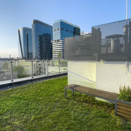 Urban Apartments - Opolska 10 No 90 - Rooftop Garden - 2 Free Garages 아파트